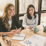 日系企業の海外進出の動向（海外在留邦人調査）
