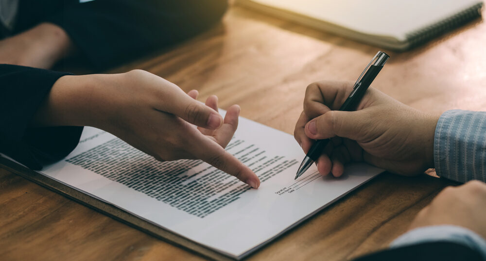 海外法人と契約書を交わすときの注意点
