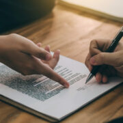海外法人と契約書を交わすときの注意点